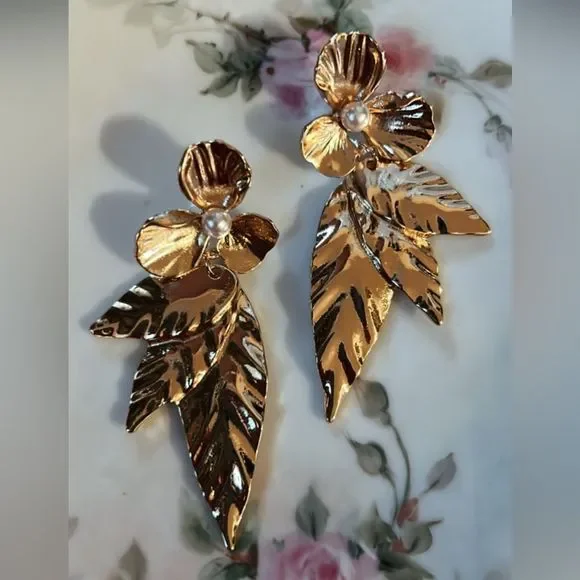 Flower dangle earrings A93 - Picture 1 of 4